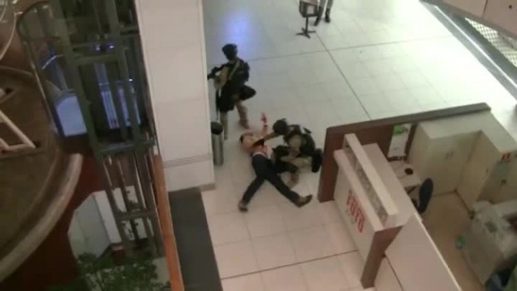 terrorysci_w_centrum_handlowym_cwiczenia.mp4