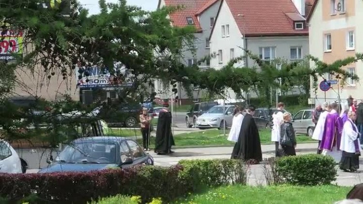 pogrzeb_ks_bkozlowskiego_5973.mp4