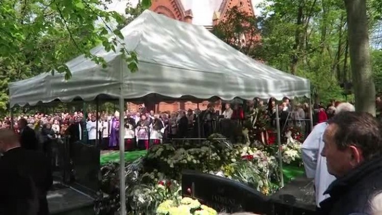pogrzeb_ks_bkozlowskiego_6258.mp4