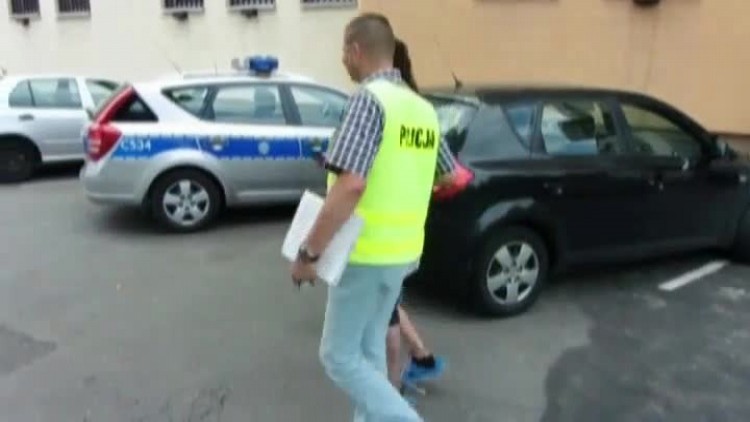 20-latka_zatrzymana_za_porzucenie_dziecka.mp4