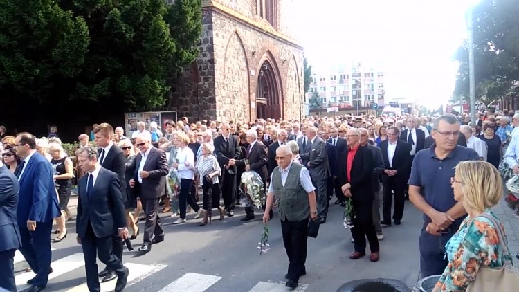 kondukt_pogrzebowy_1602.mp4