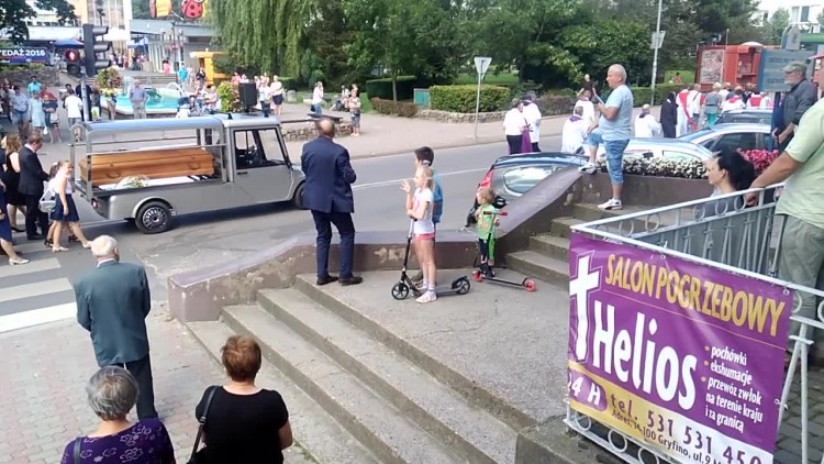 kondukt_pogrzebowy_1941.mp4