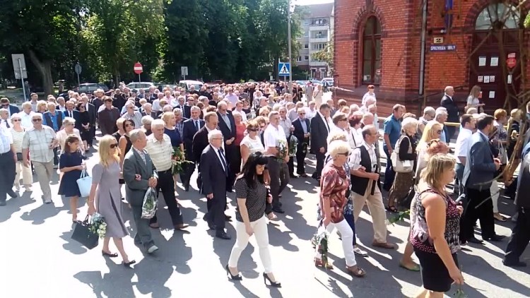 kondukt_pogrzebowy_2638.mp4