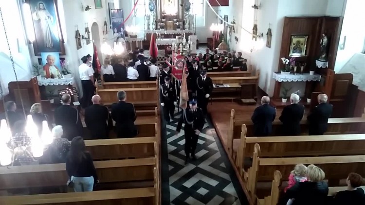 (3) 70-lecie_osp_cedynia_kosciol_wymarsz.mp4