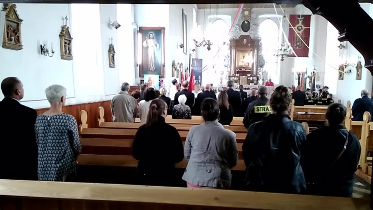 (1) 70-lecie_osp_cedynia_kosciol.mp4