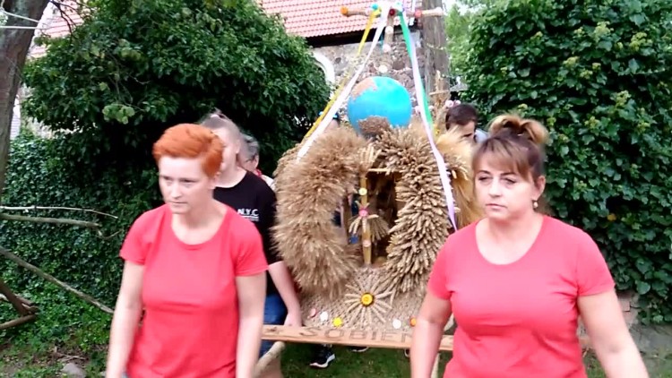 wience_dozynkowe_2_bartkowo_2017.mp4