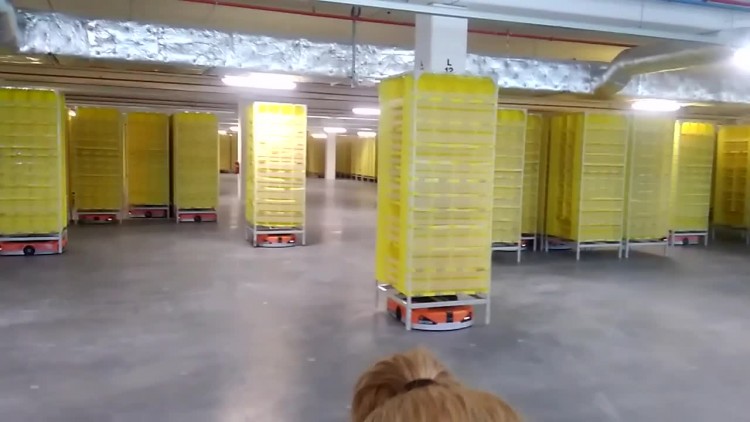 amazon_praca_robotow_1.mp4