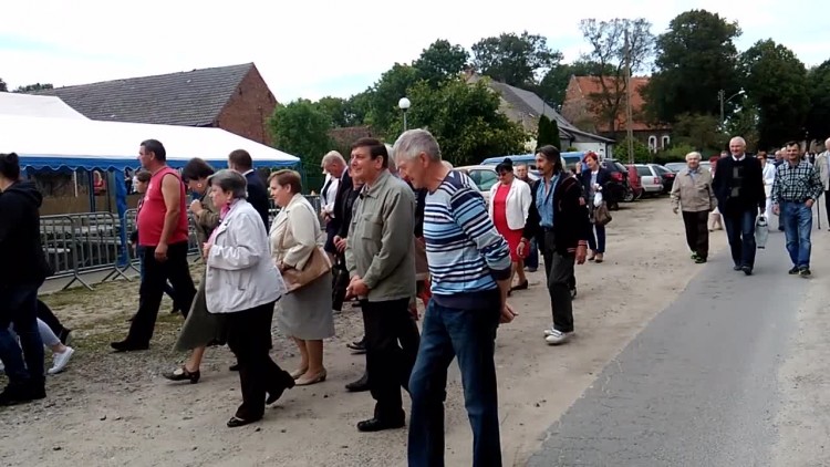 korowod_dozynkowy_2_golice_2017.mp4