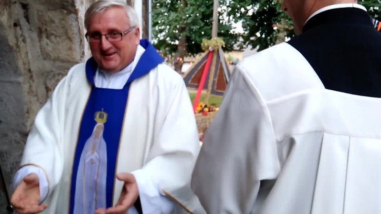 swiecenie_wiencow_dozynkowych_golice_2017.mp4