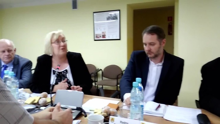 nowa_dyrektor_zgk_w_widuchowej_sesja_rady_gminy_20092017.mp4