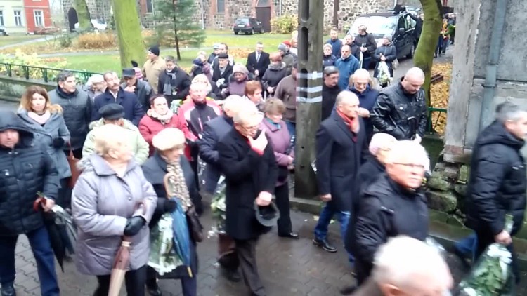 pogrzeb_zbigniewa_lodziewskiego_1.mp4