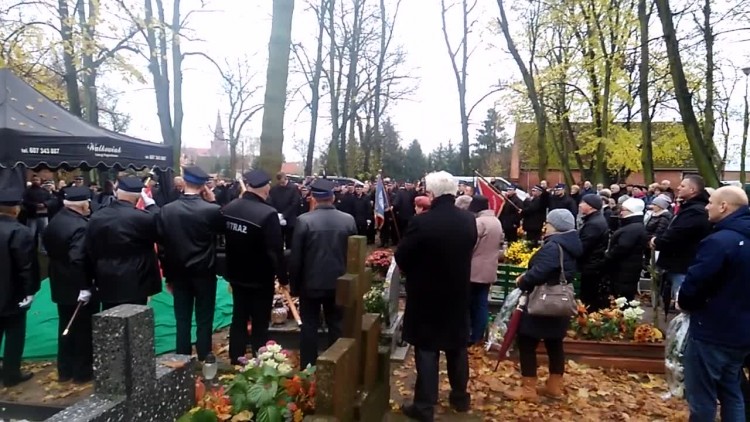 pogrzeb_zbigniewa_lodziewskiego_3.mp4