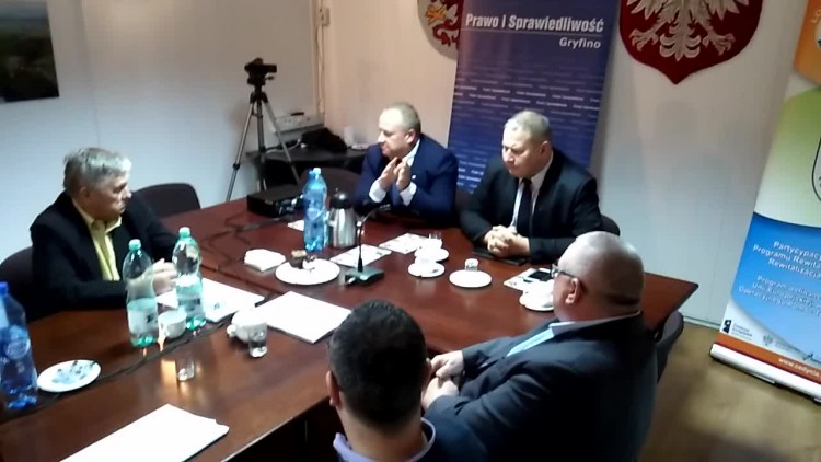 poslowie_pis_w_cedyni_2_handel.mp4