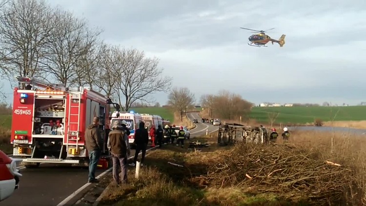 wypadek_busa_k_starego_objezierza_27122017.mp4