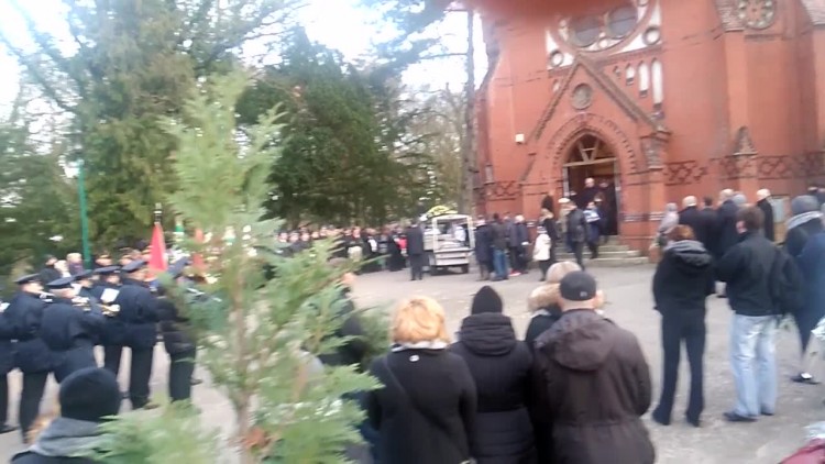 pogrzeb_marka_suchomskiego_1.mp4