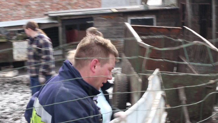 wywieranie_nacisku_na_dziennikarza.mp4