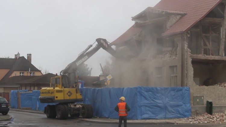 burzenie_domu_3.mp4