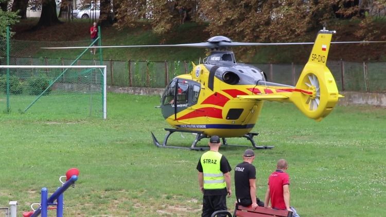 smiglowiec_lpr_startuje_z_placu_zabaw.mp4