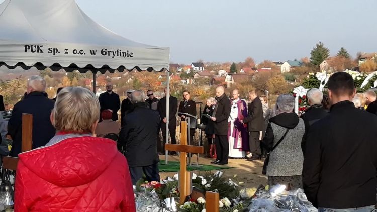 pogrzeb_bronislawa_meli.mp4