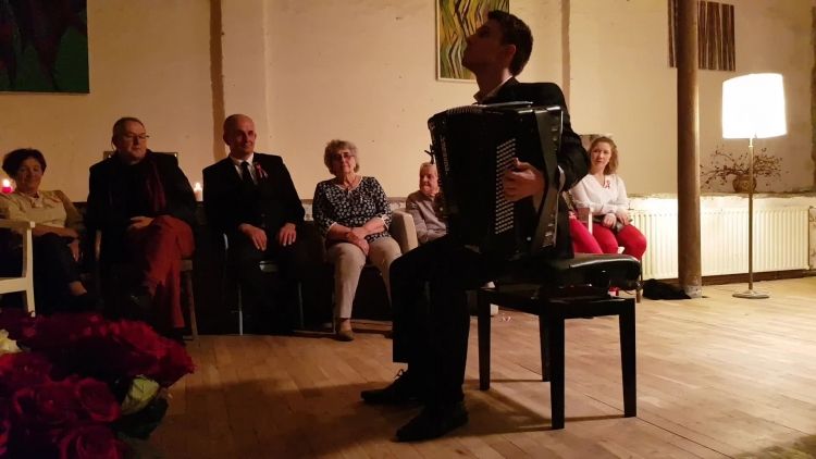 koncert_niepodleglosciowy_4_sala_u_kinala_2018.mp4