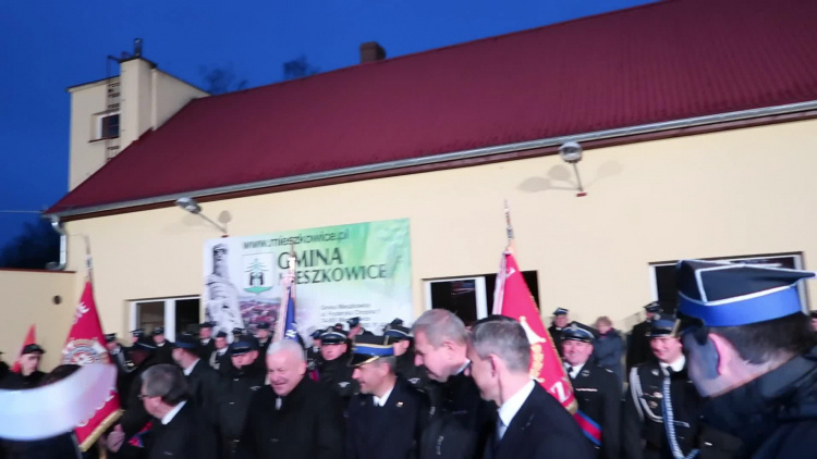 woz_strazacki_2_stare_lysogorki_61mrb6skbps8gcs_.mp4