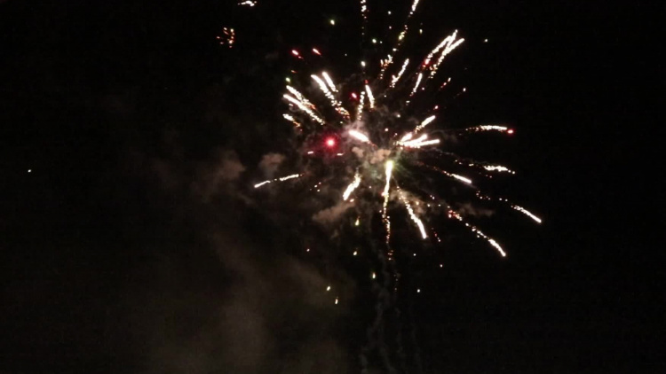 fajerwerki_1_osinow_2018_2019_61mrb6skbps8gcs_.mp4