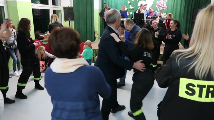 wosp_3_cedynia_2019_61mrb6skbps8gcs_.mp4