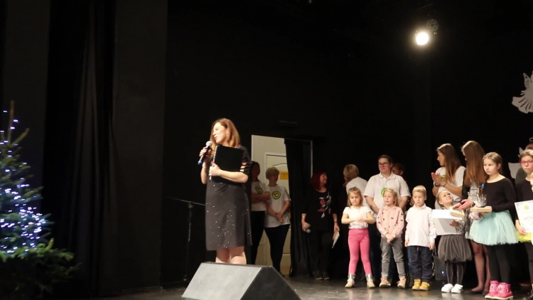 aniolkowe_granie_2019_61mrb6skbps8gcs_.mp4