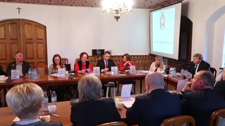 likwidacja_szkol_jryczanczyk_2.mp4