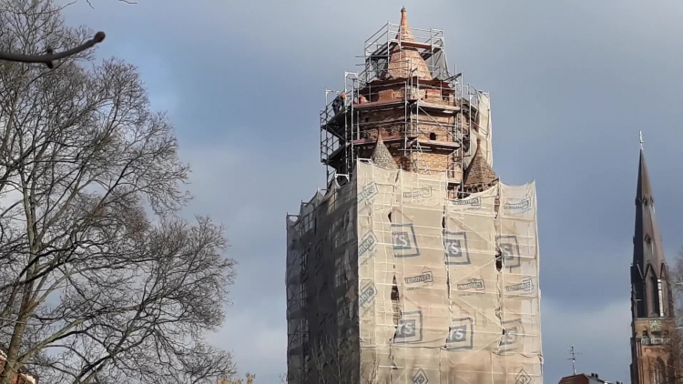 brama_swiecka_chojna_remont_2019.mp4