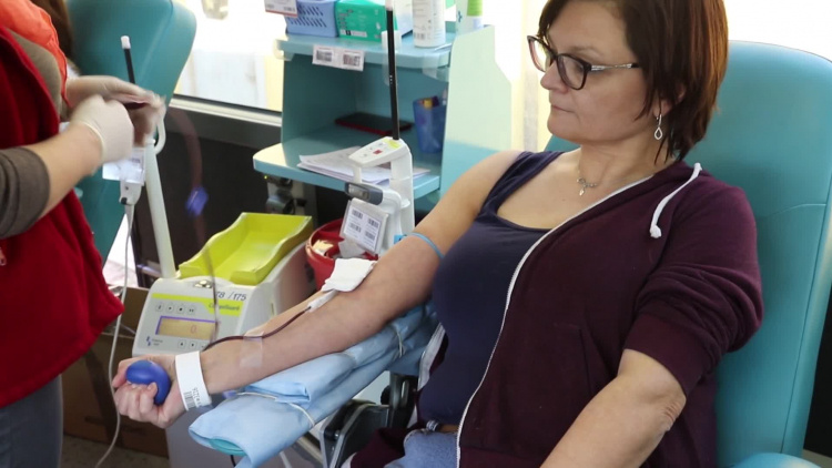 dyrektor_zs-p_w_cedyni_oddaje_krew_2019.mp4