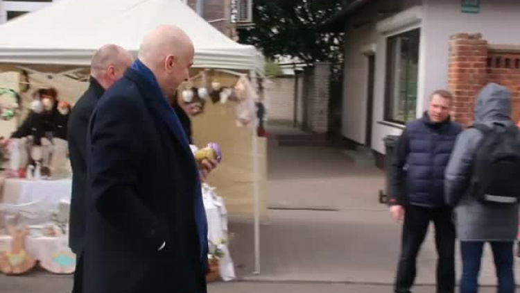 joachim_brudzinski_na_jarmarku_wielkanocnym_w_gryfinie_2019.mp4