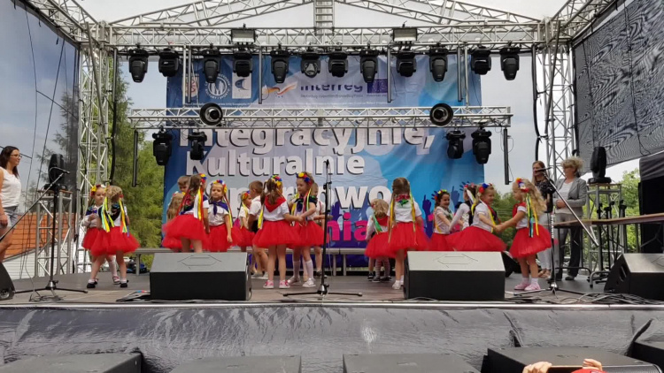 przedszkolaki_3_na_dni_cedyni_2019.mp4