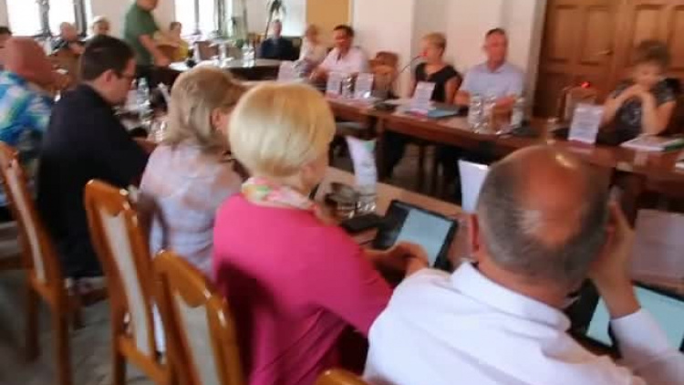 burmistrz_trzcinska_o_szkolach_i_wynikach_vi_2019.mp4