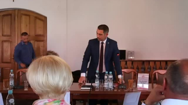 burmistrz_trzcinska_dziekuje_za_absolutorium_2019.mp4