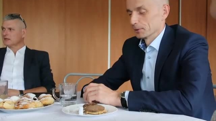 posel_rafal_mucha_w_gogolicach_4_2019.mp4