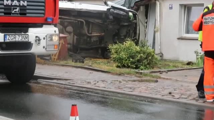 samochod_wjechal_w_dom_lisie_pole_vii_2019.mp4