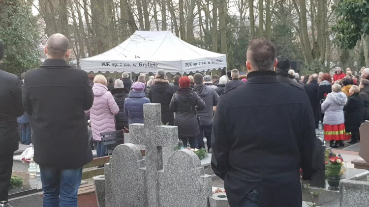 pogrzeb_mzalewskiej_mowa_pogrzebowa.mp4