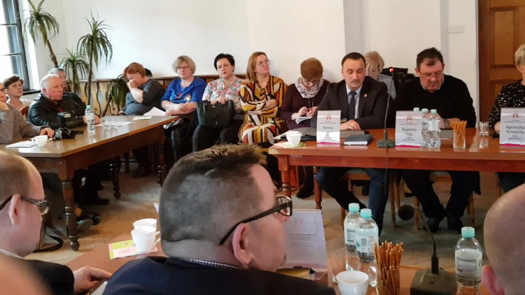 zamiar_likwidacji_sp_w_gogolicach_31012020.mp4