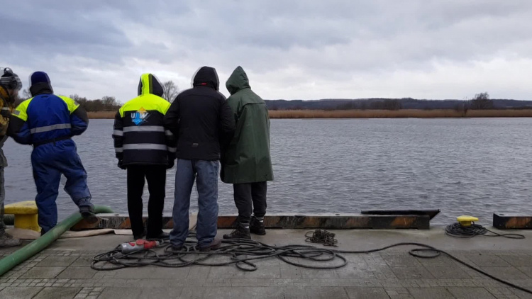 barki_wydobywanie_gryfino_11022020.mp4