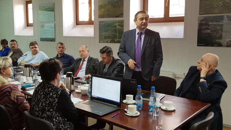 burmistrz_azarzycki_odpowiada_zbogdanowiczowi_25022020.mp4