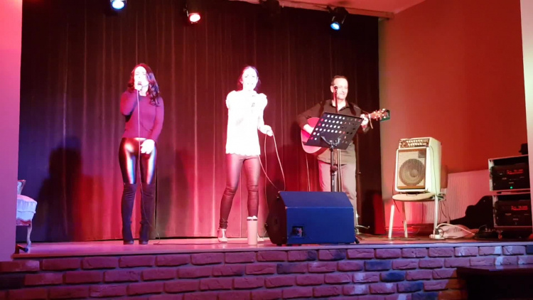 zespol_skrzydla_dzien_kobiet_moryn_2020.mp4