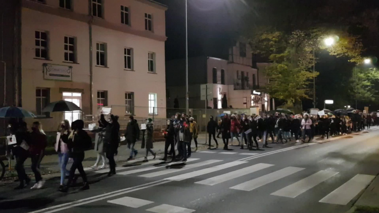 strajk_kobiet_gryfino_1b_26102020.mp4