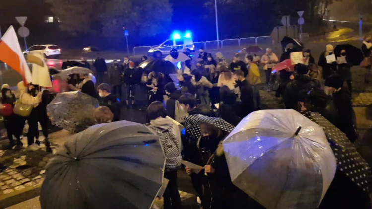 strajk_kobiet_2_gryfino_30102020.mp4