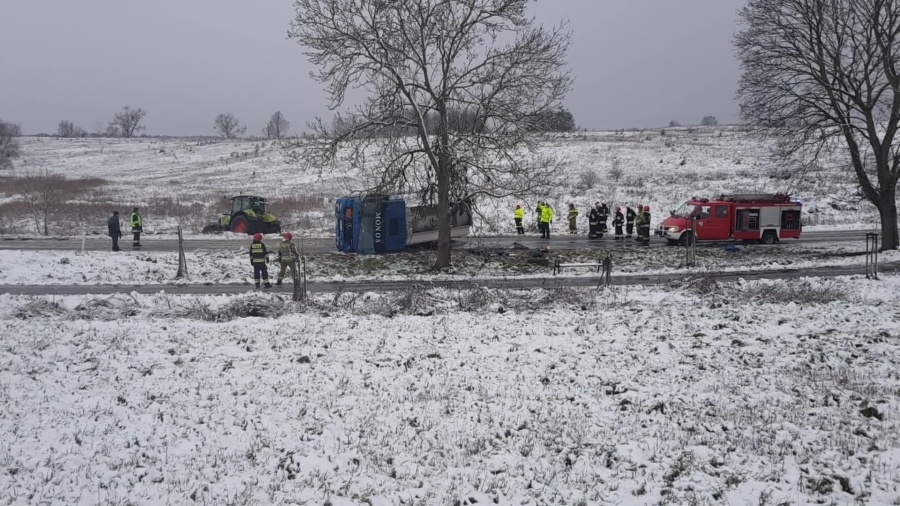 proba-wyciagniecia-cysterny-przez-ciagnik.mp4