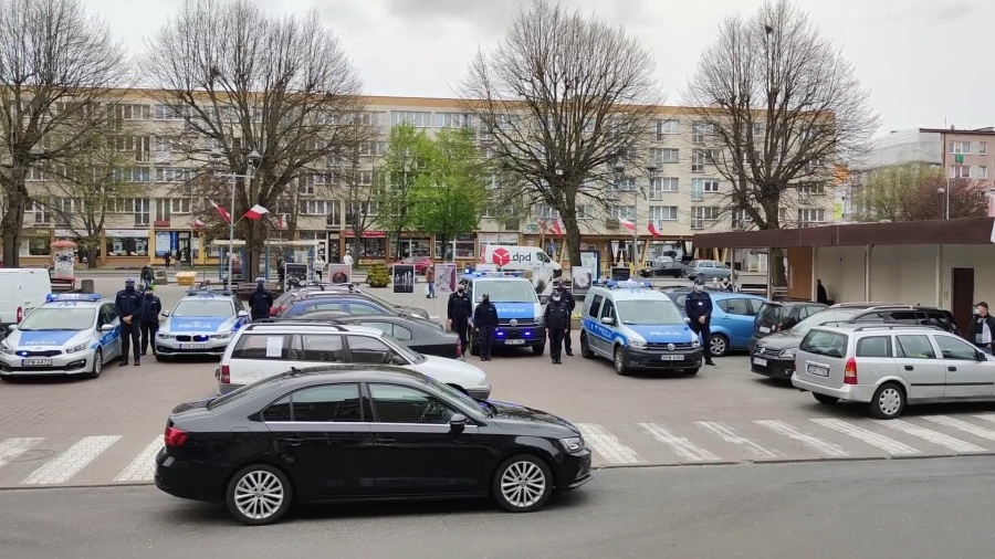 gryfinscy-policjanci-oddali-hold-sp-asp-michalowi-kedzierskiemu.mp4