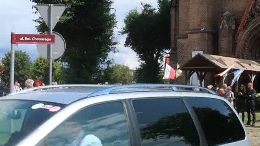 pogrzeb-ks-jzalewskiego-kondukt-chojna-03082021.mp4
