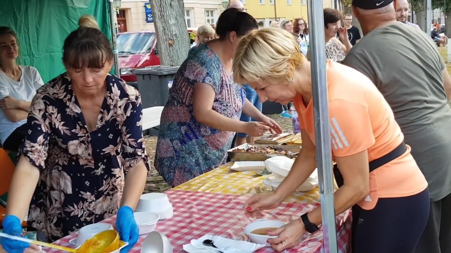 festiwal-miodow-krolowa-pszczol-mieszkowice-11092021.mp4