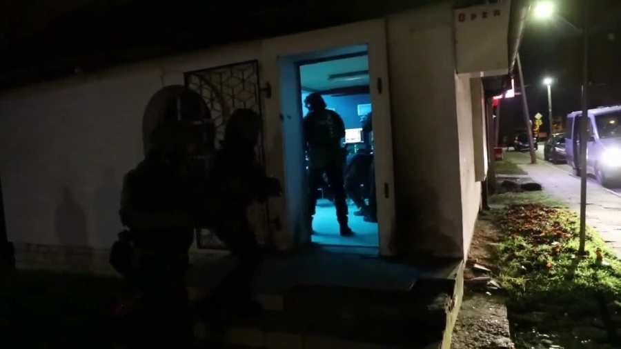 kas-likwiduje-nielegalny-punkt-hazardowy-w-chojnie.mp4