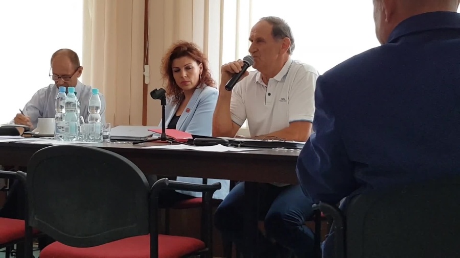 aurbanski-o-autobusach-sesja-25082022.mp4